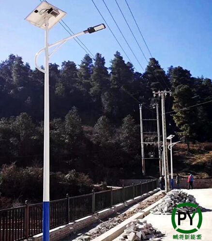農村裝太陽能路燈