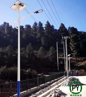 農村裝太陽能路燈間距這么定正合適