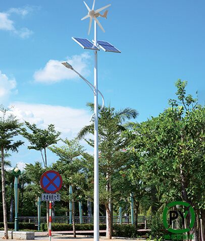 太陽能風光互補路燈