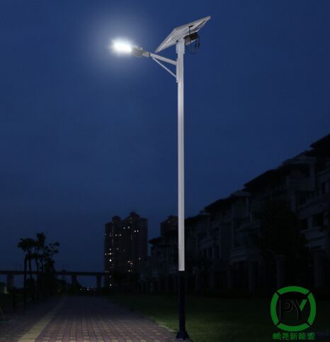 邯鄲6米太陽能路燈為農村帶來新面貌
