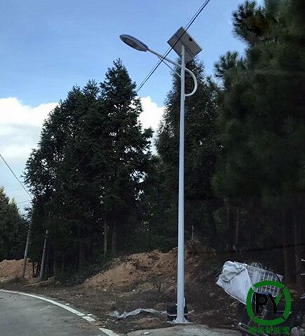 農村裝太陽能路燈